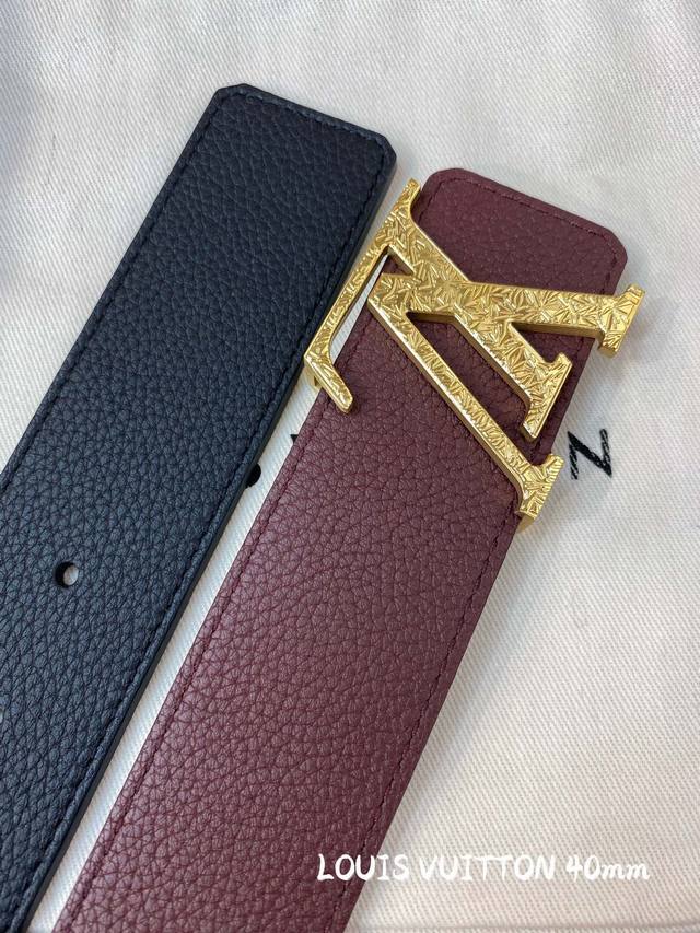 代购级 路易威登 Louis Vuitton 双面可用 男士腰带 专柜品质 正版开模 此款lv腰带双面采用意大利原厂定制进口牛皮带身 精密电镀标志性五金 宽度4